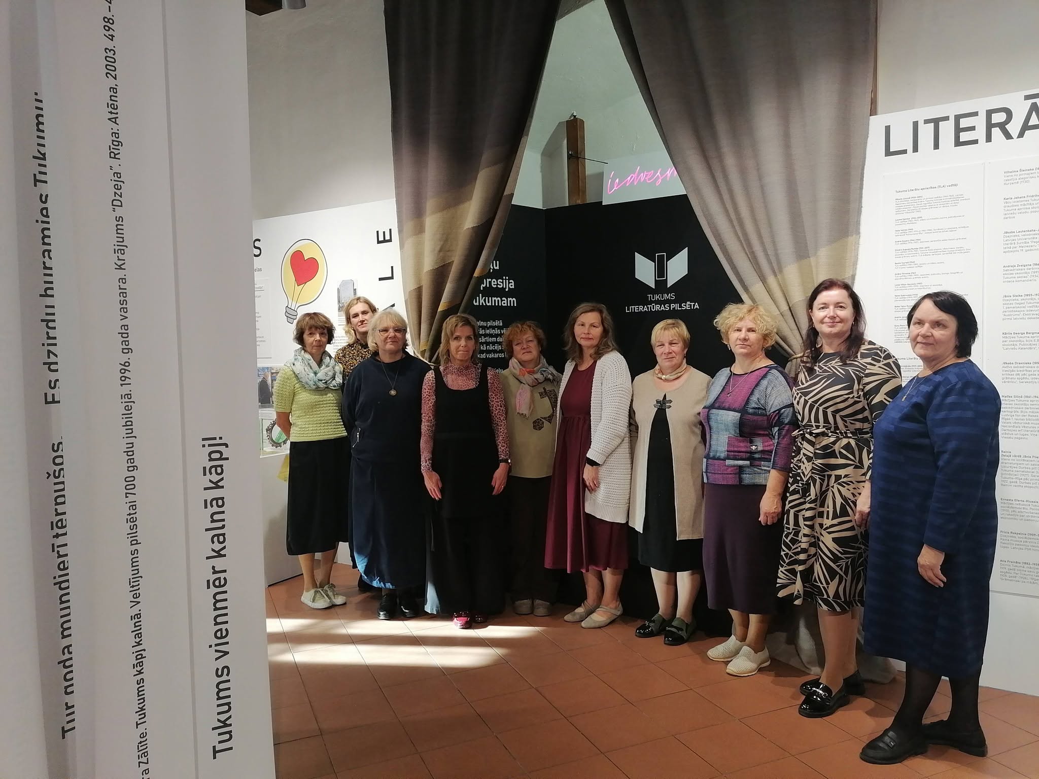 Tukuma novada latviešu valodas un literatūras skolotāji dalās pieredzē seminārā